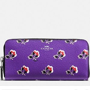 BRAND NEW NEVER WORN 100% REAL COACH WALLET💜